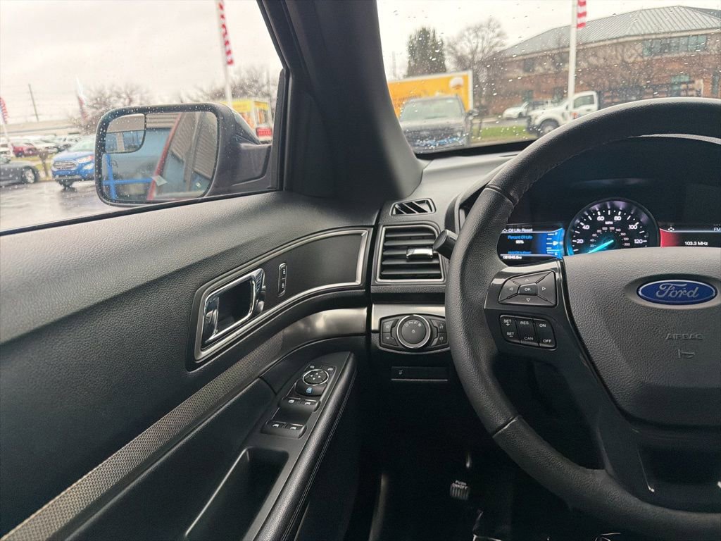 Certified 2018 Ford Explorer XLT w/ Equipment Group 201A image 20