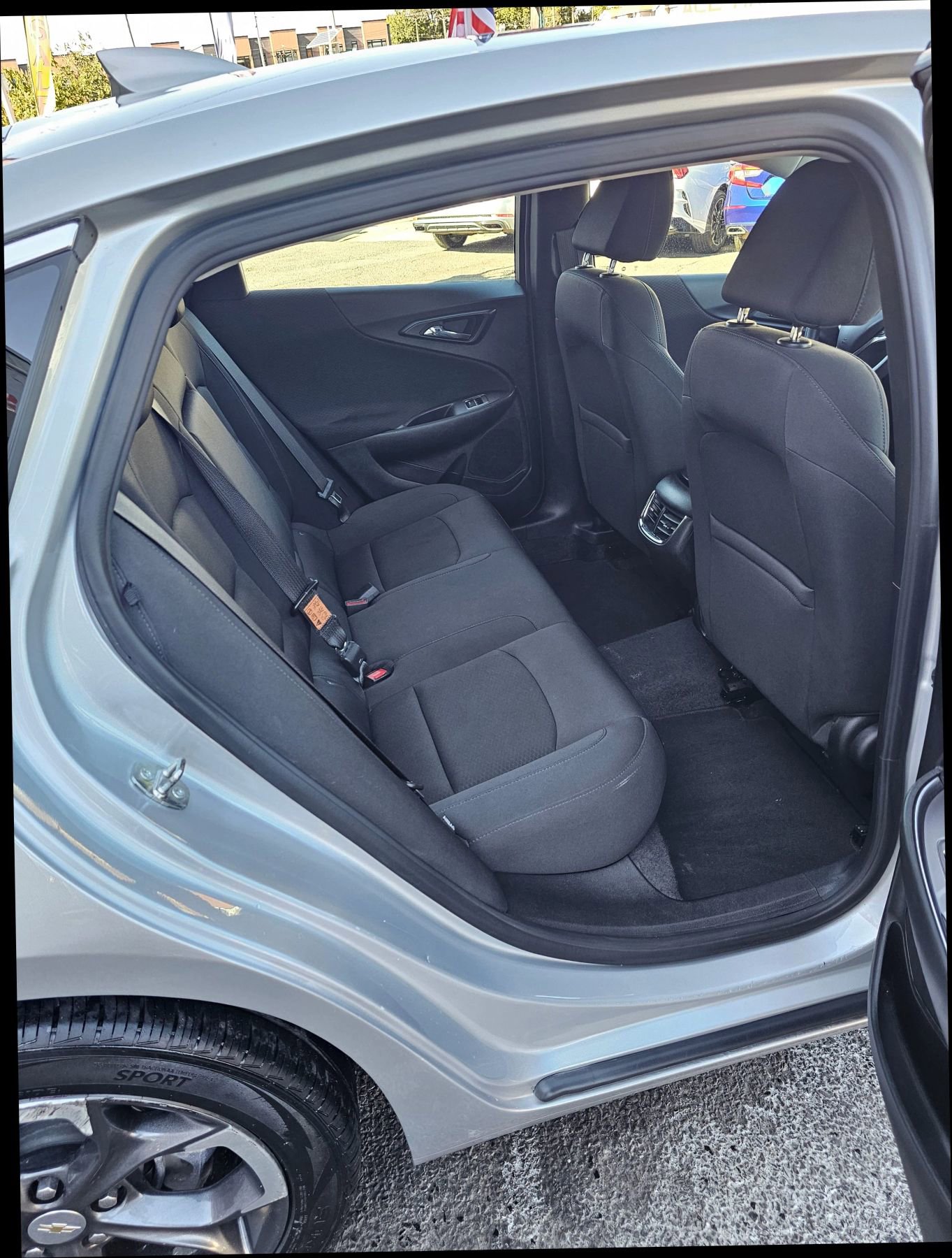 Used 2022 Chevrolet Malibu LT image 9