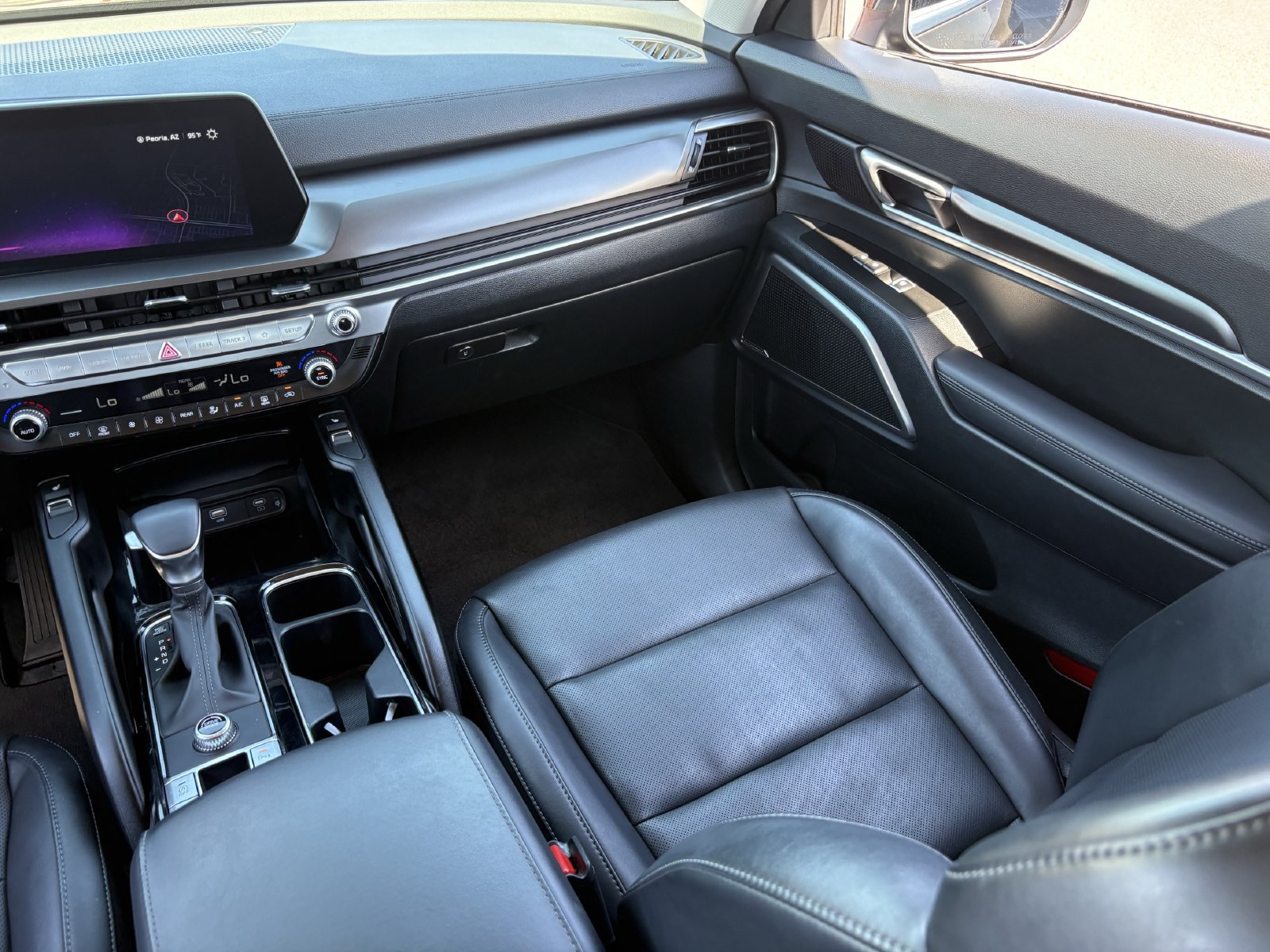Used 2025 Kia Telluride S FWD image 16