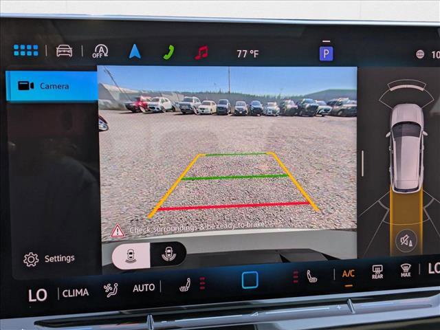 New 2025 Volkswagen Tiguan SE image 13