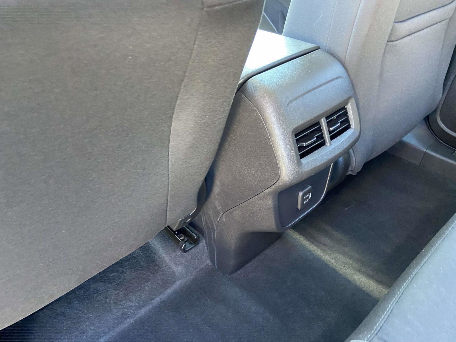 Used 2024 Chevrolet Equinox LT image 3