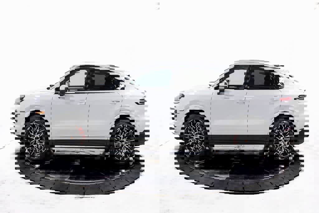 New 2026 Porsche Cayenne S image 2