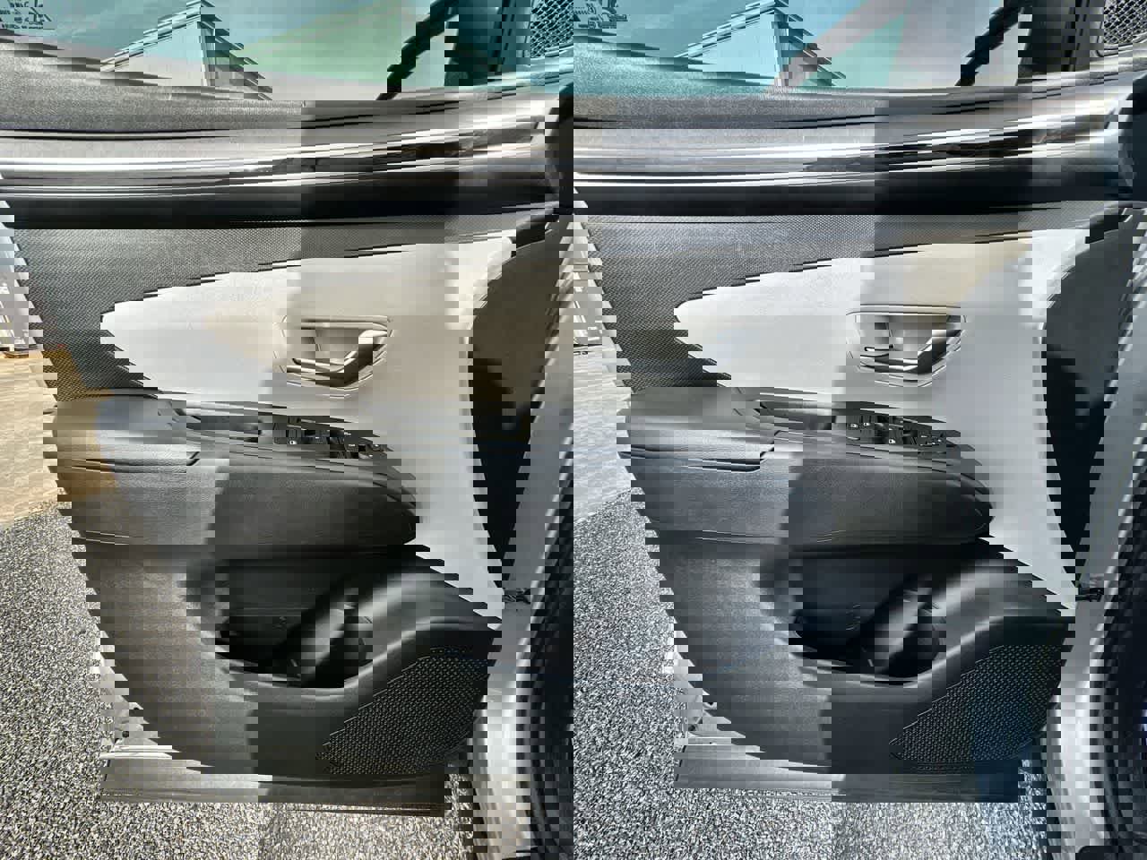 Used 2022 Hyundai Tucson SE image 19