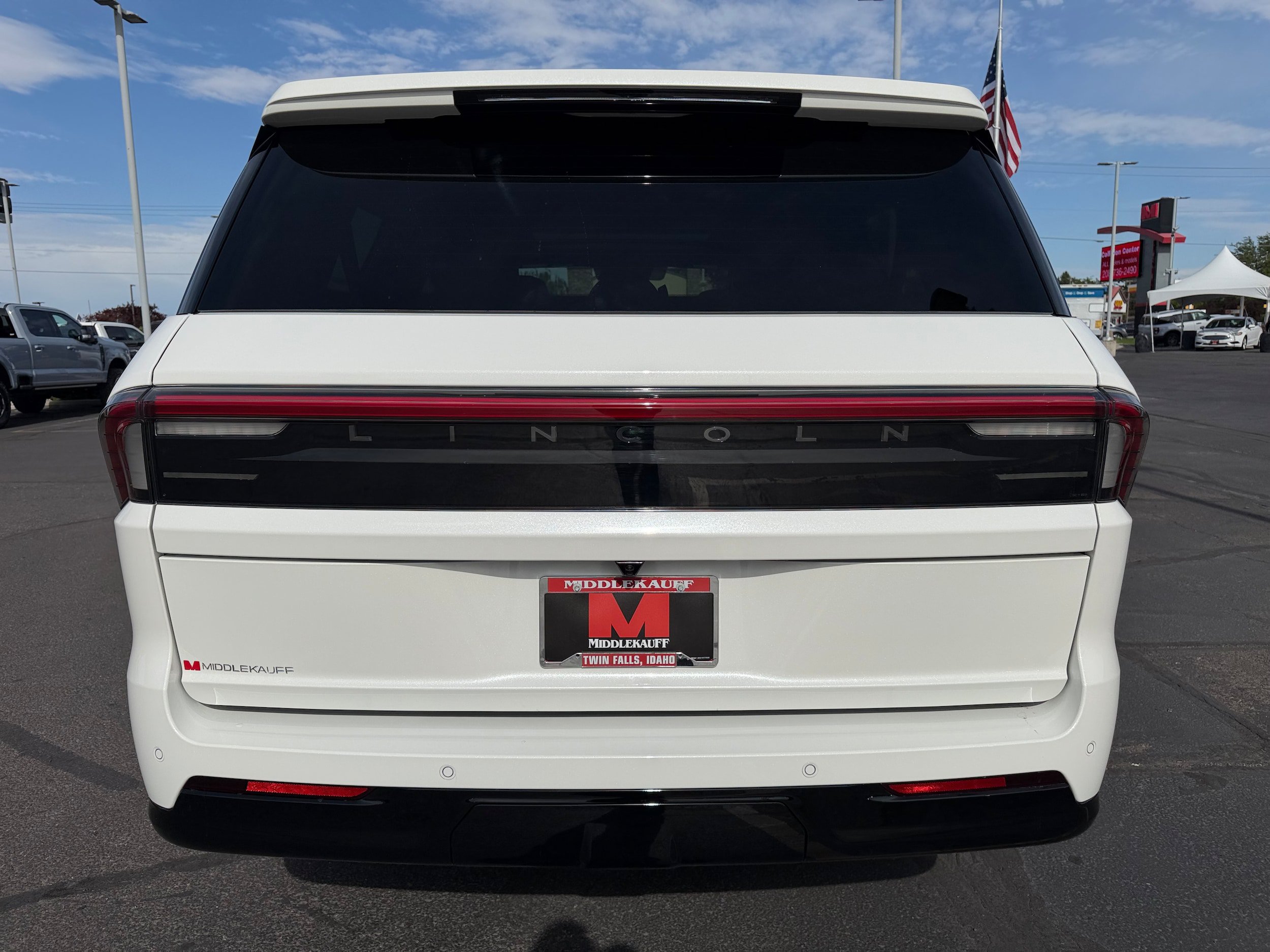 New 2027 Lincoln Navigator L Reserve w/ Jet Appearance Package AWD/4WD image 4