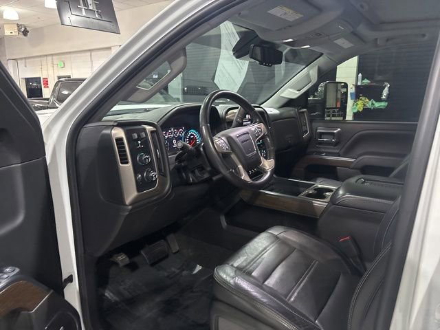 Used 2018 GMC Sierra 2500 Denali w/ Duramax Plus Package AWD/4WD image 11