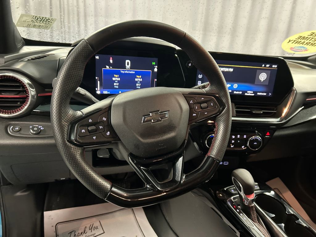 Used 2025 Chevrolet Trax RS w/ Driver Confidence Package image 15