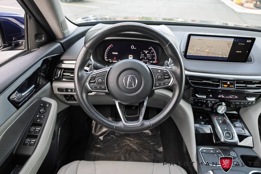 Used 2023 Acura MDX SH-AWD w/ Technology Package image 2