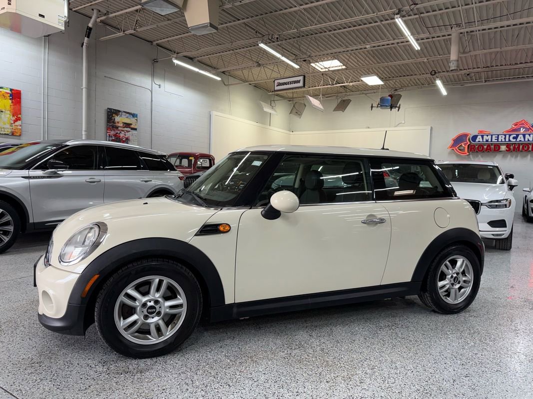 Used 2012 MINI Cooper Hardtop image 2