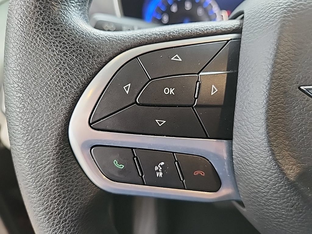 Used 2021 Chrysler Pacifica Touring FWD image 17