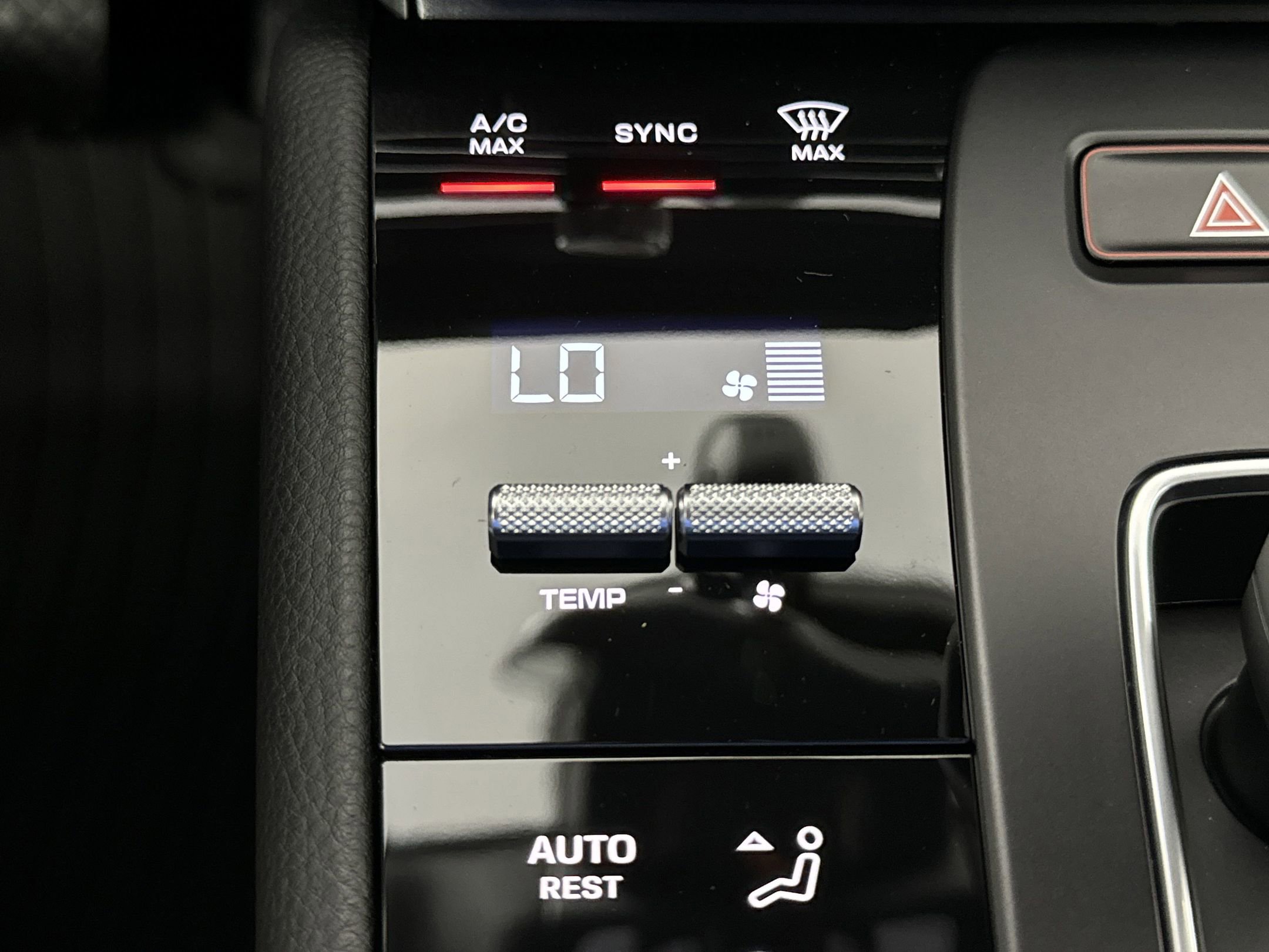 Certified 2025 Porsche Macan image 21