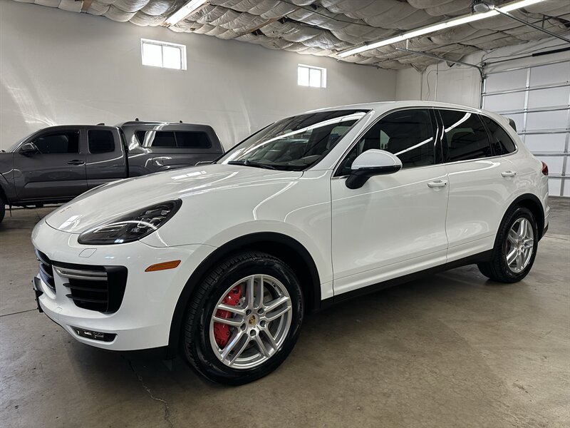 Used 2015 Porsche Cayenne Turbo w/ Premium Plus Package AWD/4WD image 6