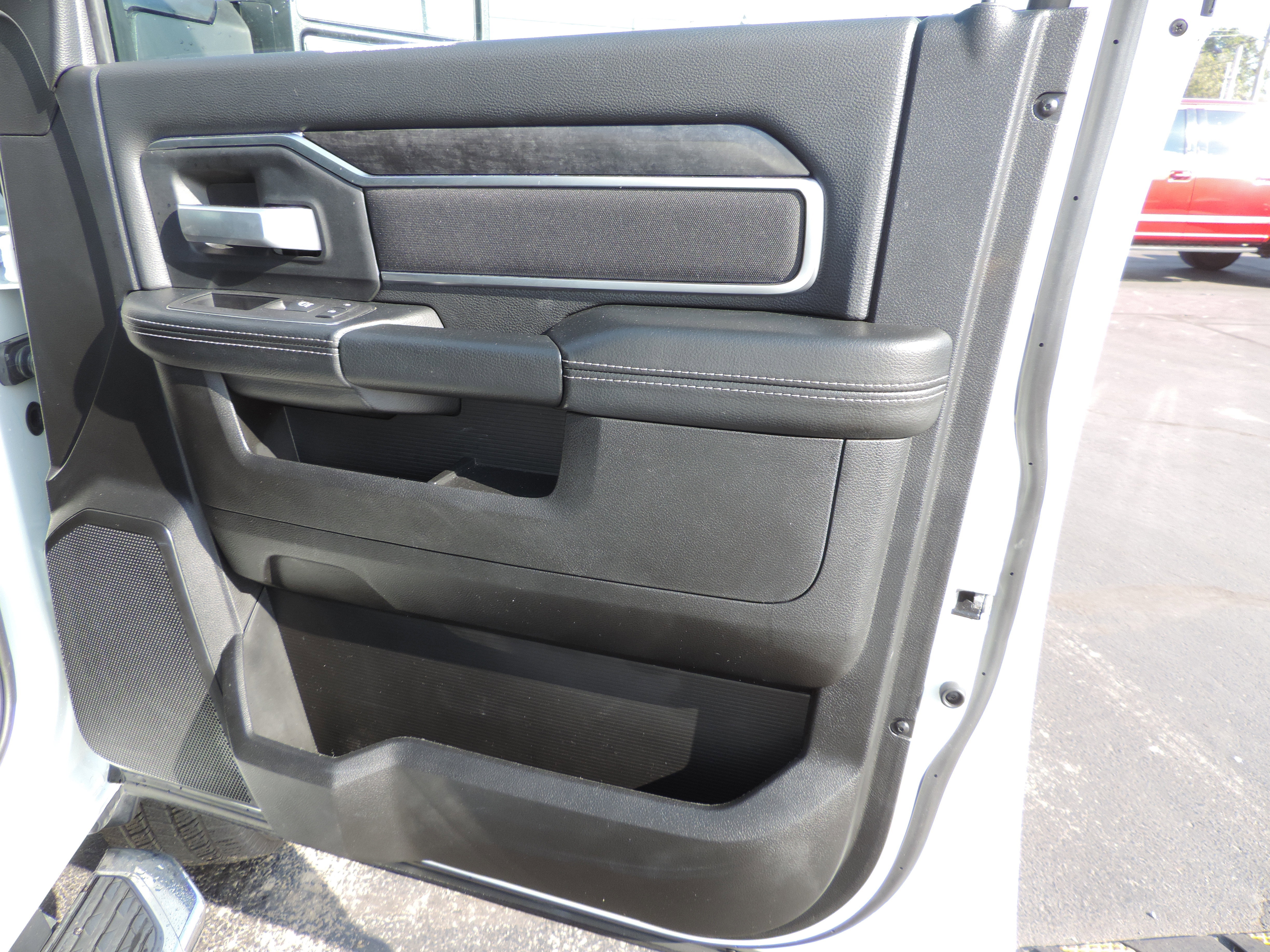 Used 2024 RAM 2500 Big Horn w/ Bed Utility Group image 17