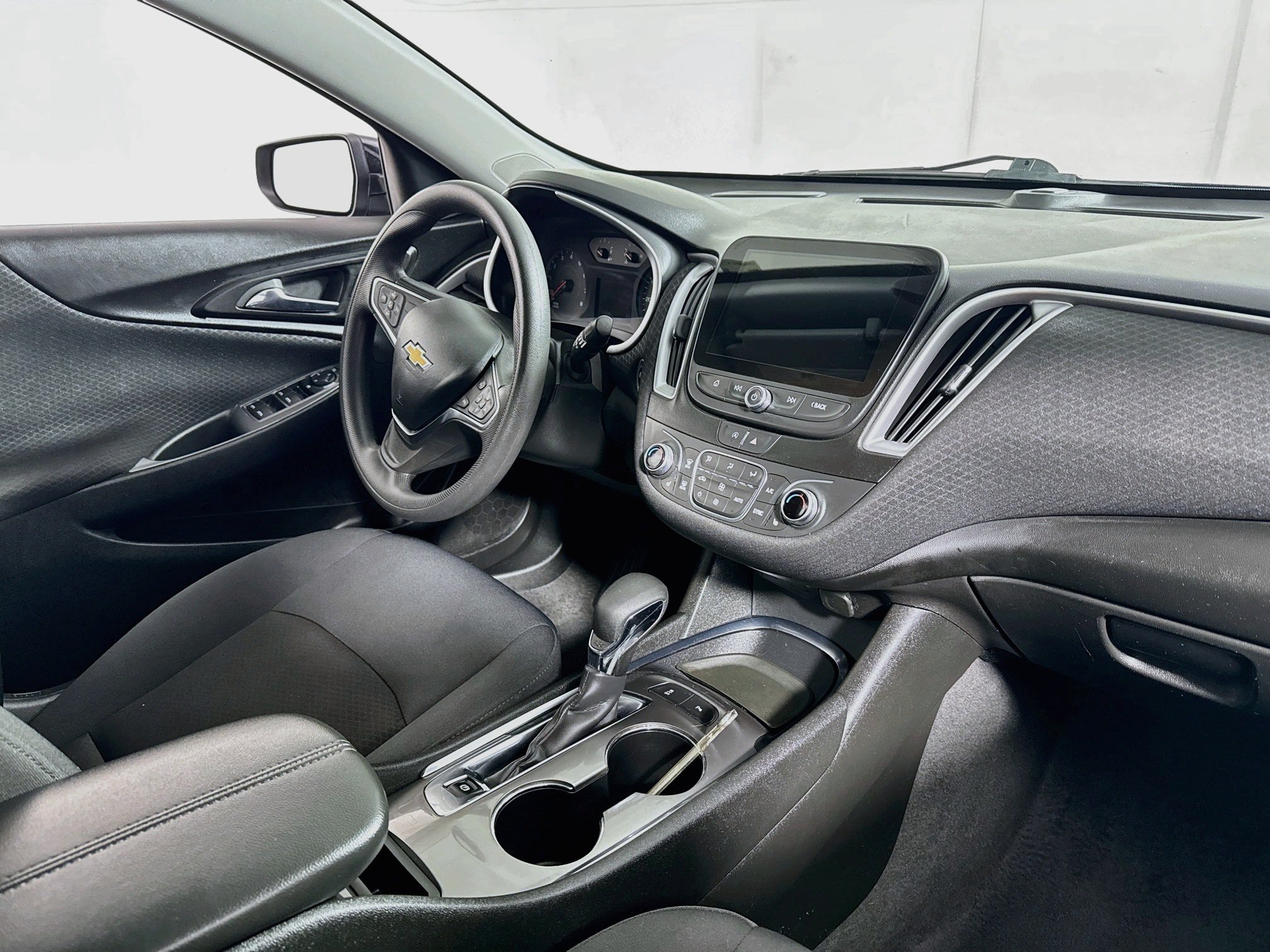 Used 2025 Chevrolet Malibu LT FWD image 28