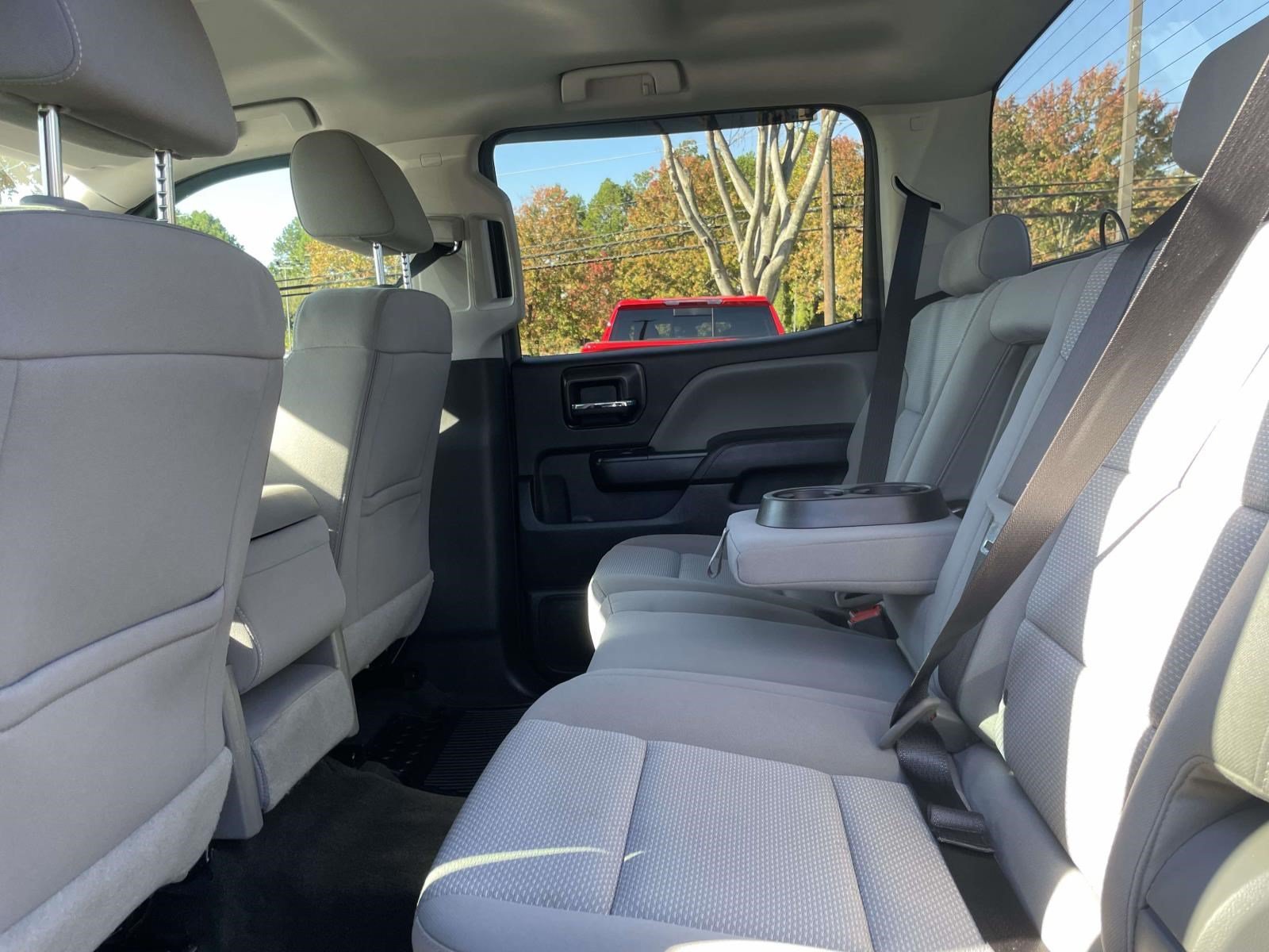 Used 2018 Chevrolet Silverado 1500 Custom w/ Custom Convenience Package RWD image 9