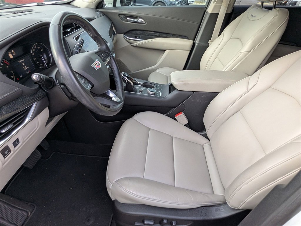 Used 2022 Cadillac XT4 Premium Luxury w/ Enhanced Visibility Package image 16