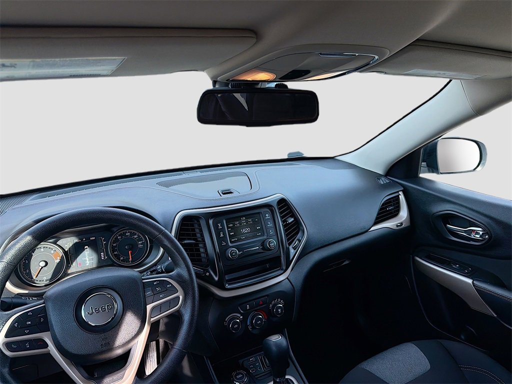 Used 2017 Jeep Cherokee Sport image 21