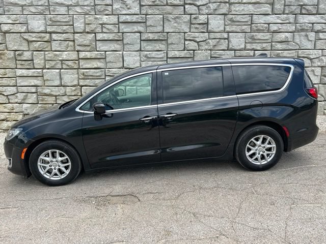 Certified 2020 Chrysler Pacifica Touring FWD image 3
