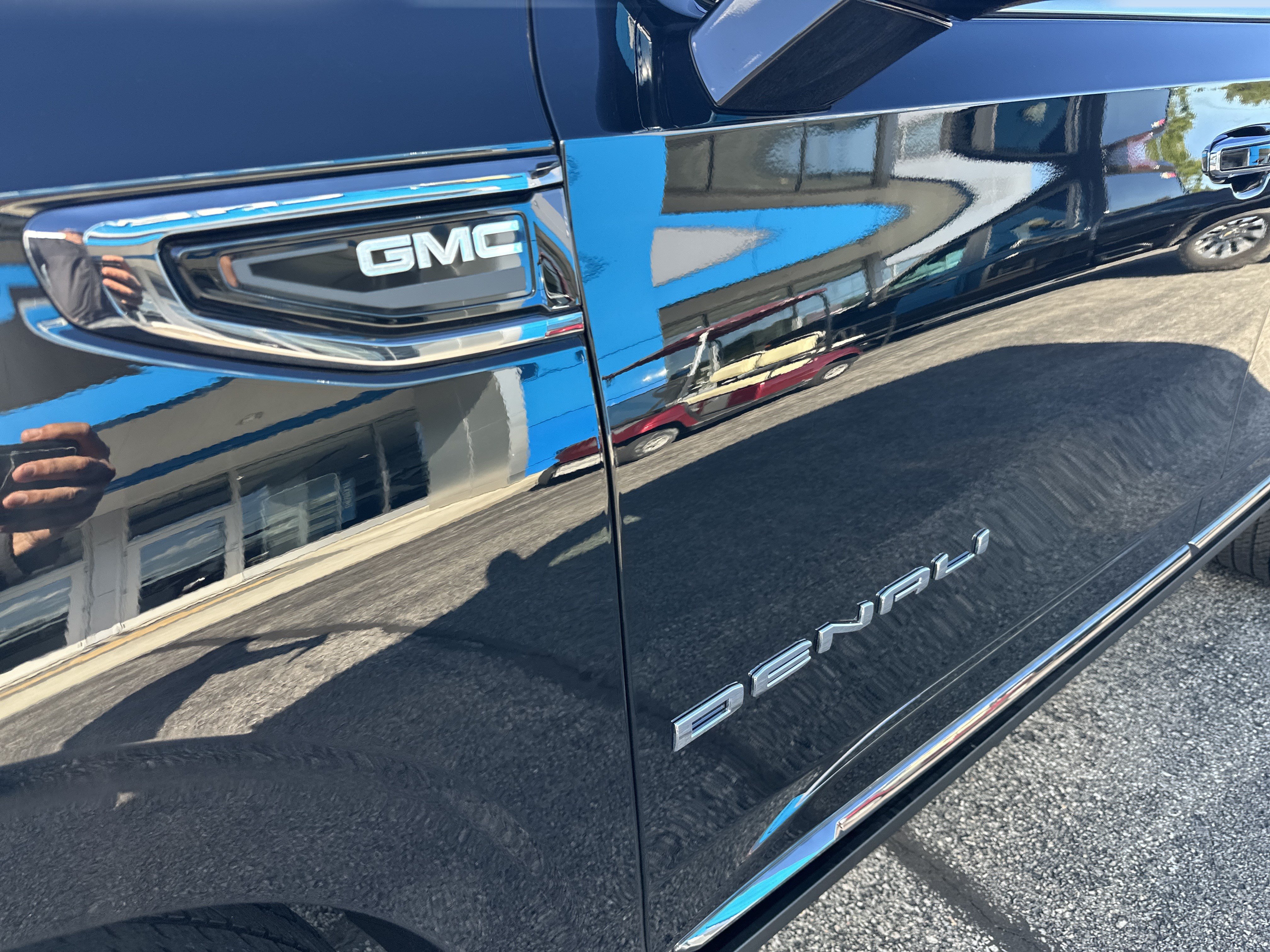 Certified 2023 GMC Yukon Denali Ultimate AWD/4WD image 4