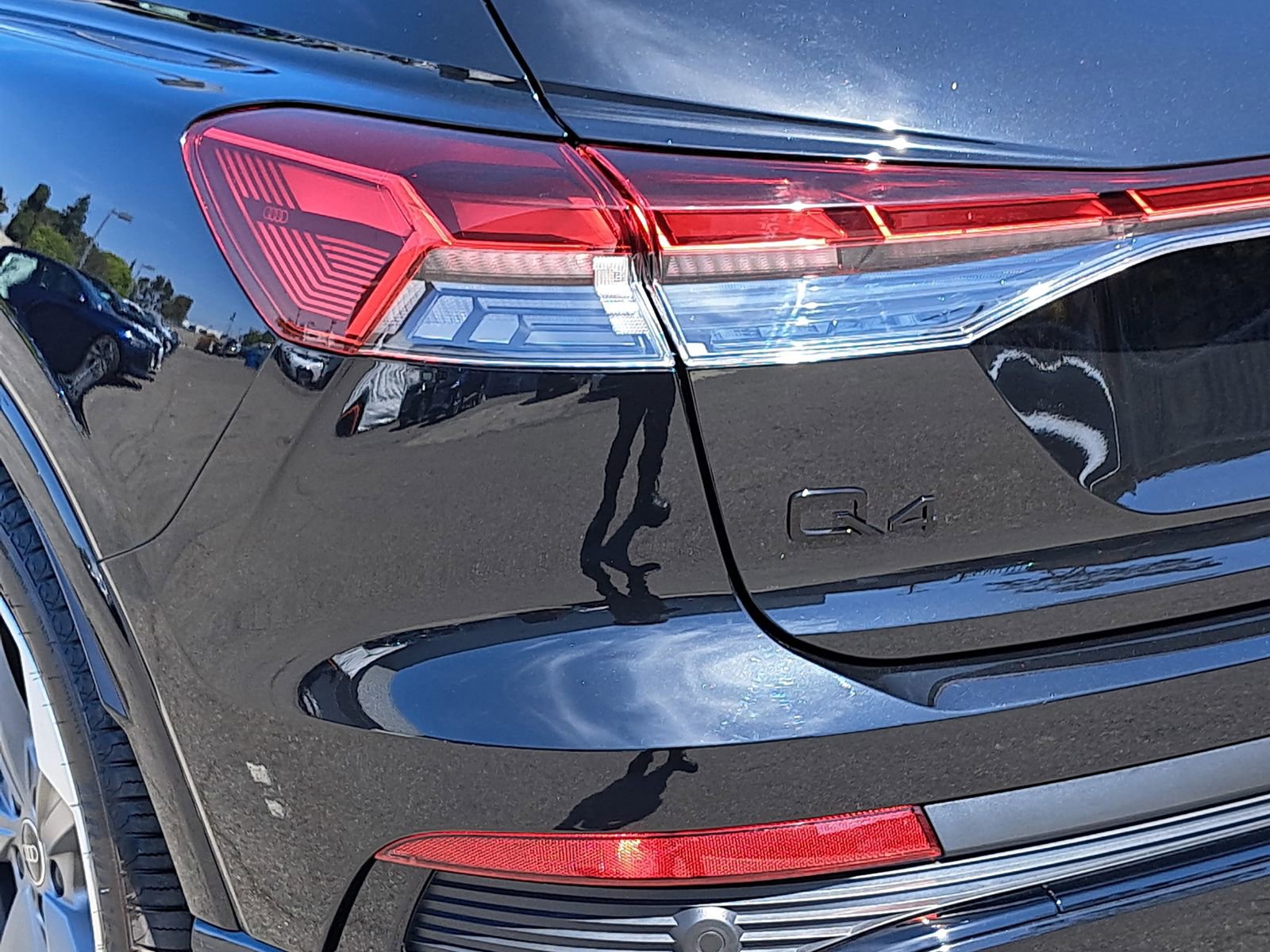 Certified 2025 Audi Q4 e-tron Premium Plus w/ Premium Plus AWD/4WD image 36