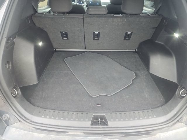 Used 2025 Chevrolet Equinox LT AWD/4WD image 17