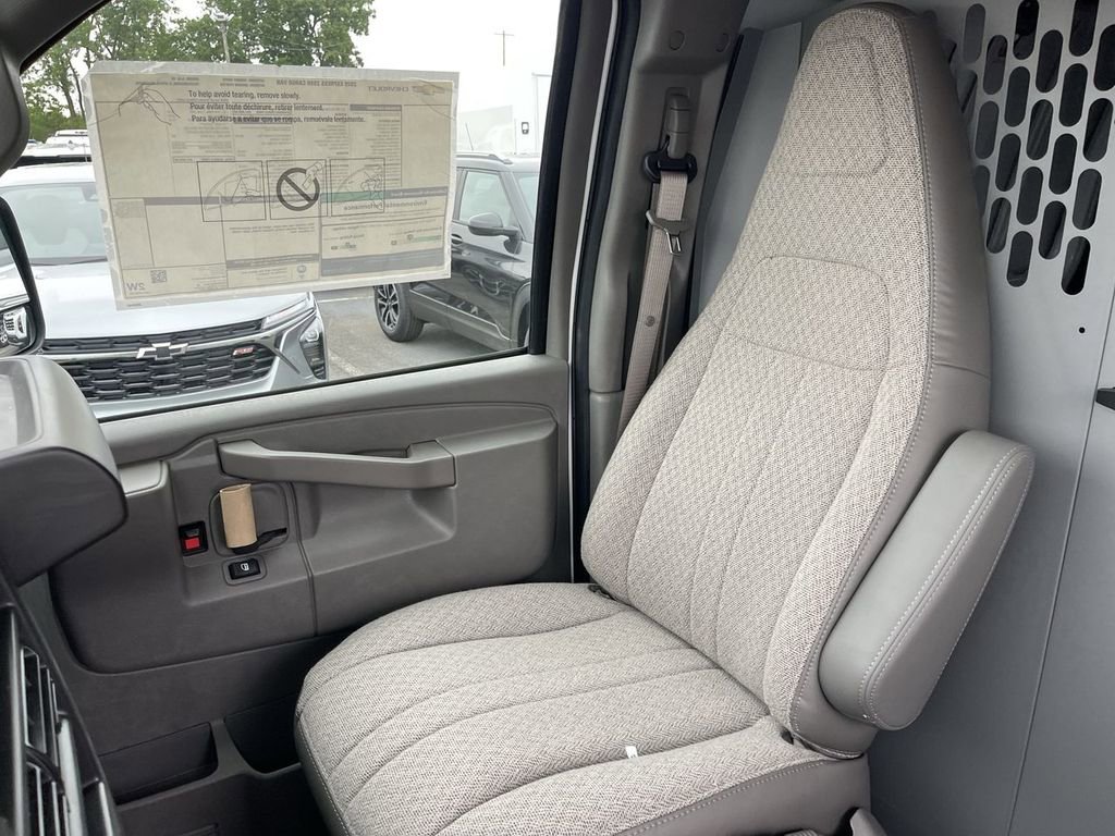 New 2025 Chevrolet Express 2500 w/ Driver Convenience Package RWD image 17