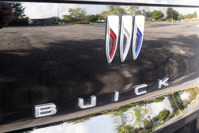 Used 2024 Buick Envista Sport Touring w/ Convenience I Package FWD image 39