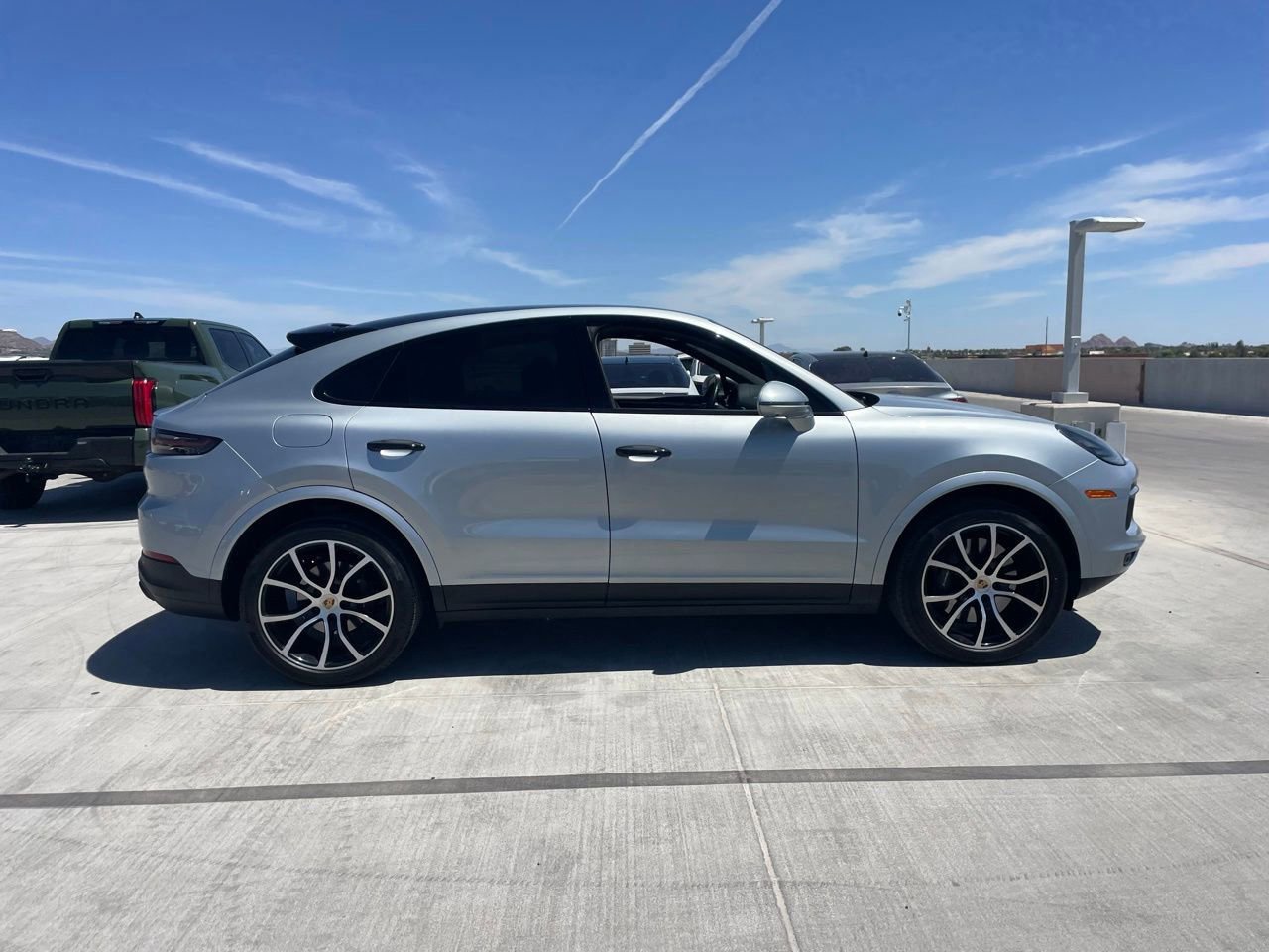 Used 2023 Porsche Cayenne Coupe AWD/4WD image 3