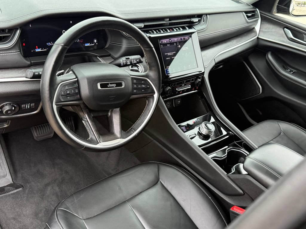Used 2022 Jeep Grand Cherokee L Limited AWD/4WD image 9
