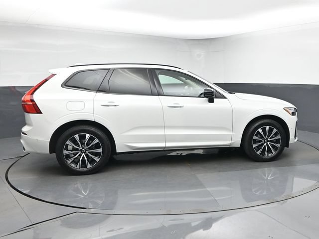 Used 2024 Volvo XC60 B5 Plus w/ Protection Package Premier AWD/4WD image 9