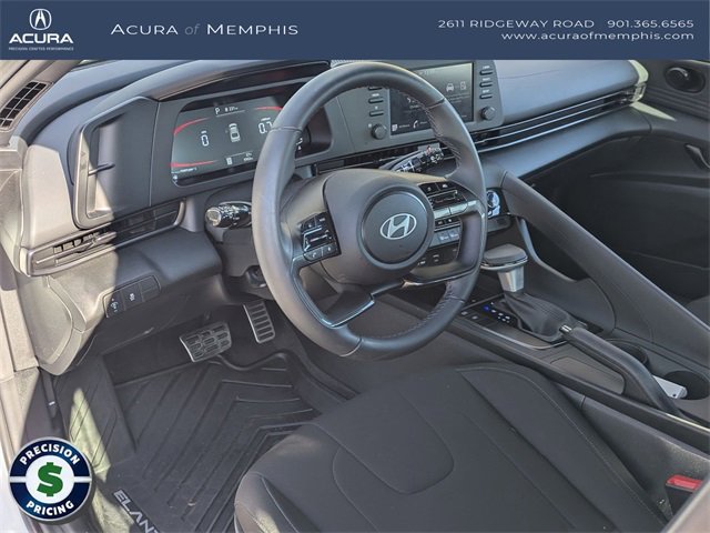 Used 2025 Hyundai Elantra Sport image 11