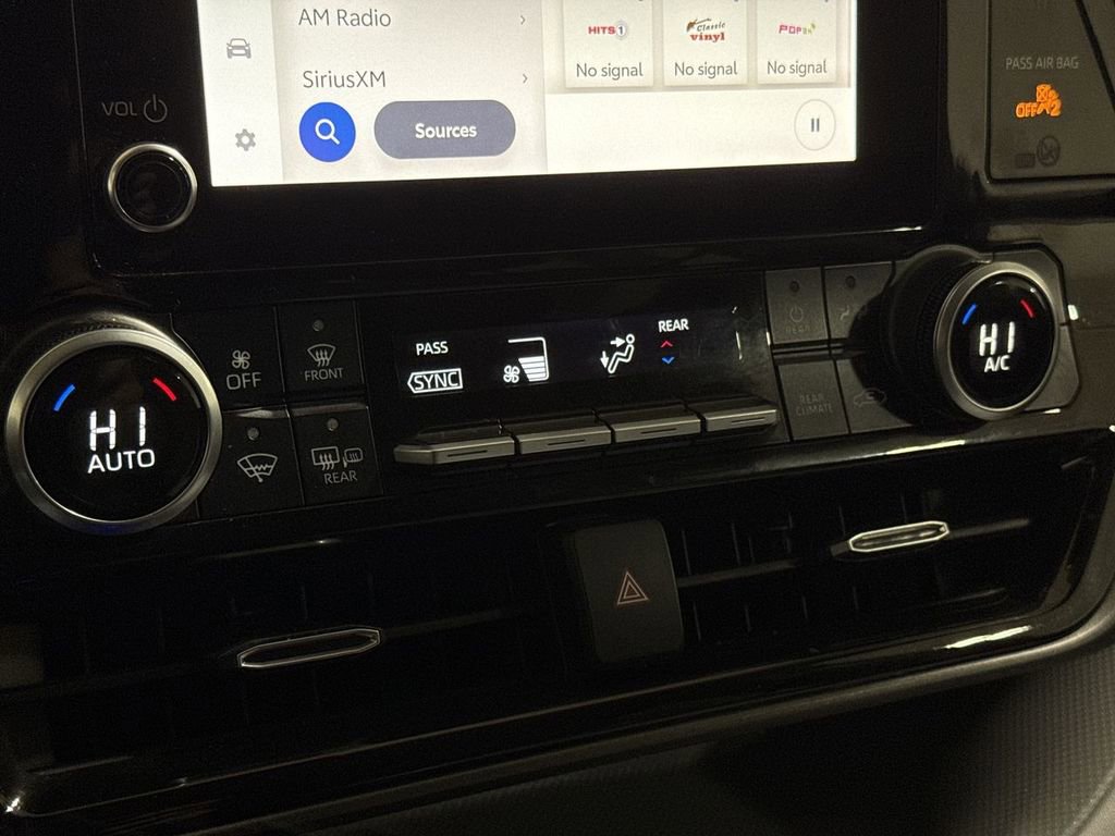 Used 2023 Toyota Highlander LE image 16