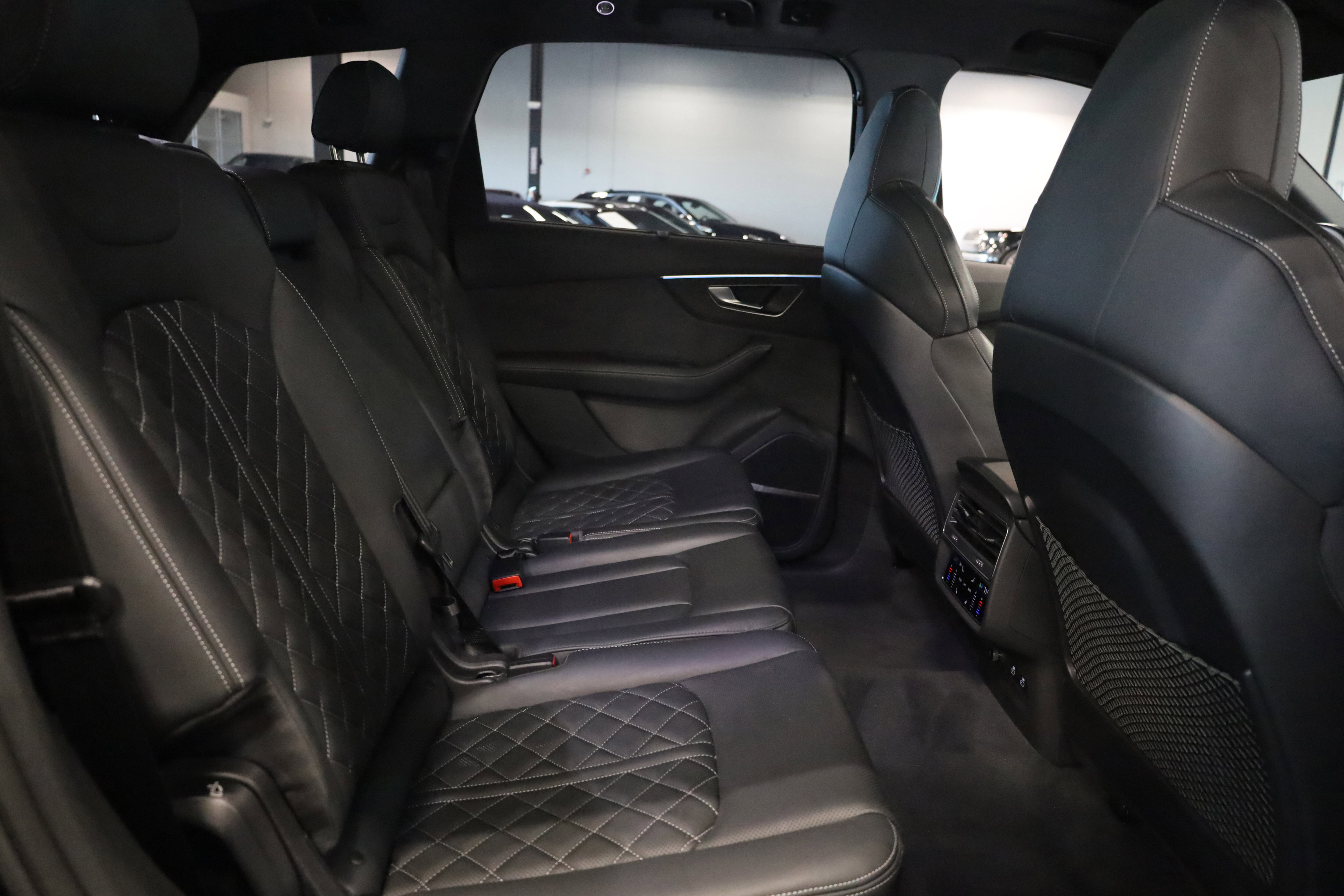 Used 2023 Audi SQ7 Prestige image 40