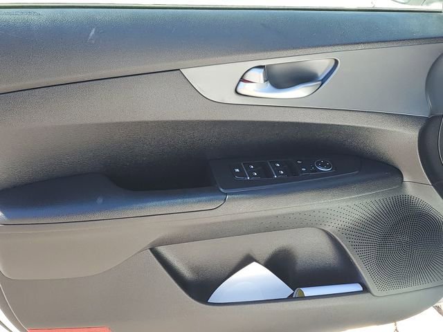 Used 2020 Kia Forte LXS FWD image 21