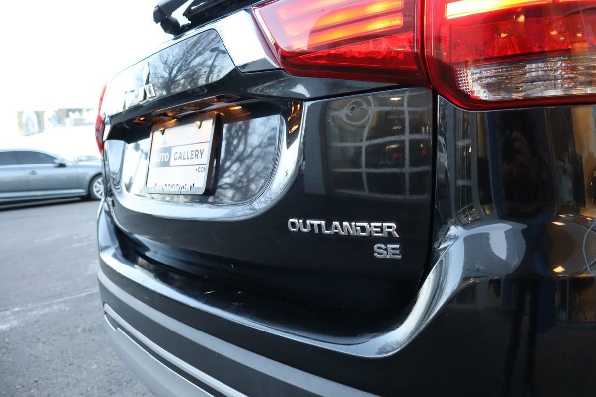 Used 2019 Mitsubishi Outlander SE image 32