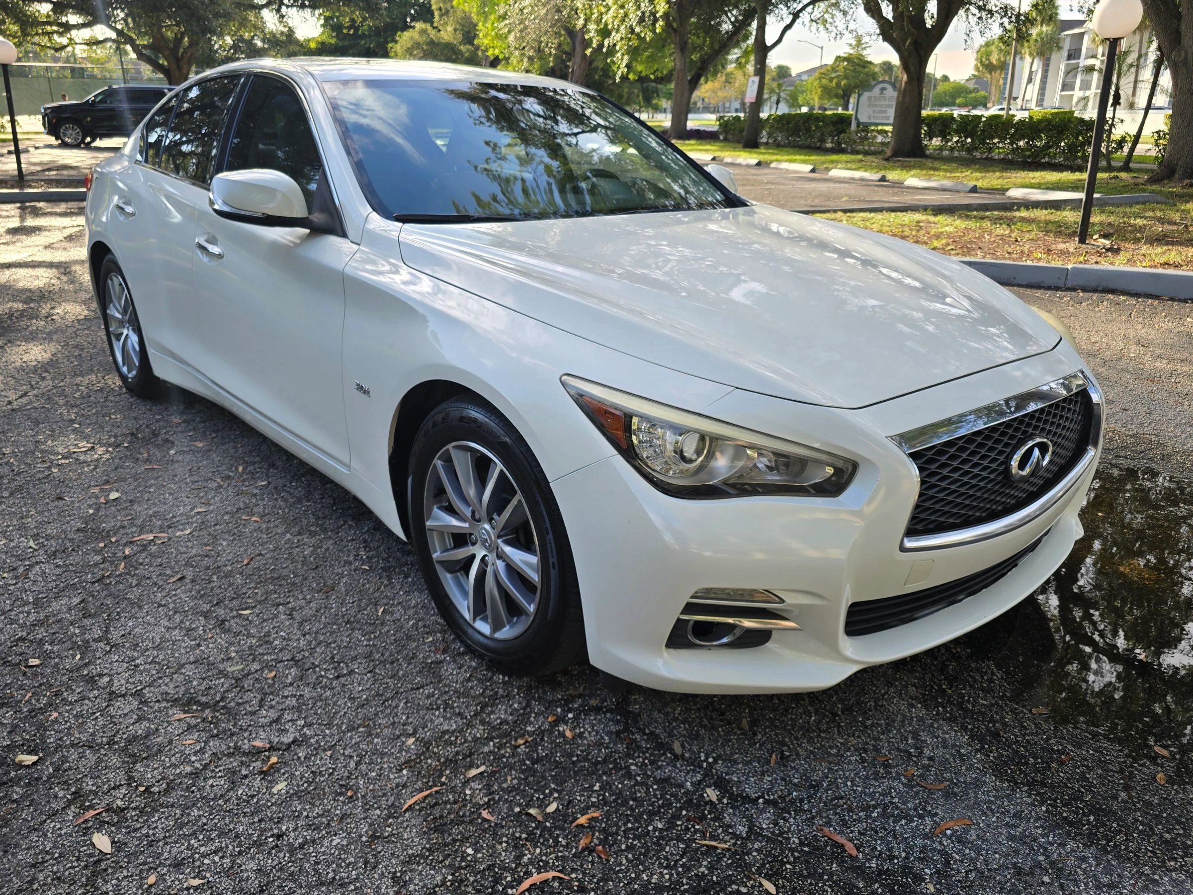 Used 2017 INFINITI Q50 Signature Edition image 3