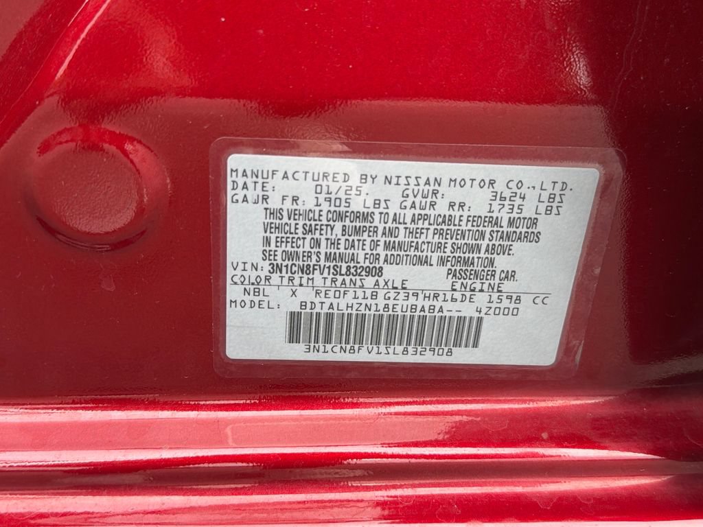 Used 2025 Nissan Versa SR FWD image 33