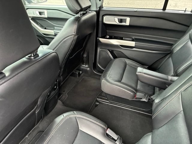 Used 2023 Ford Explorer Limited w/ Equipment Group 301A AWD/4WD image 76