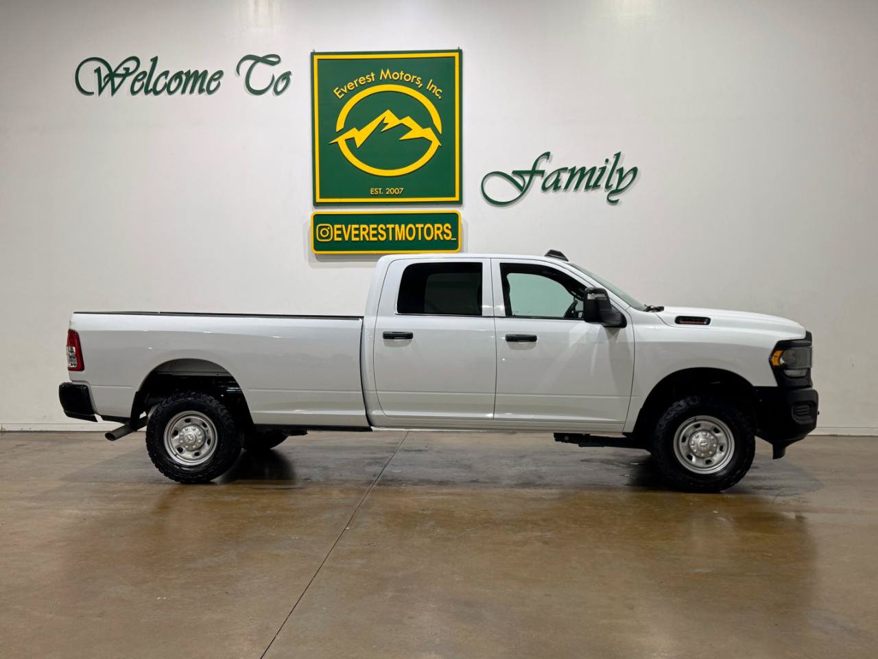 Used 2023 RAM 2500 Tradesman AWD/4WD image 9