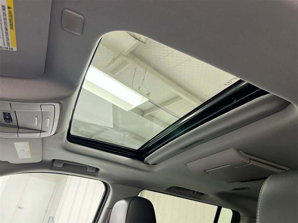 Used 2019 Chevrolet Suburban LT image 18