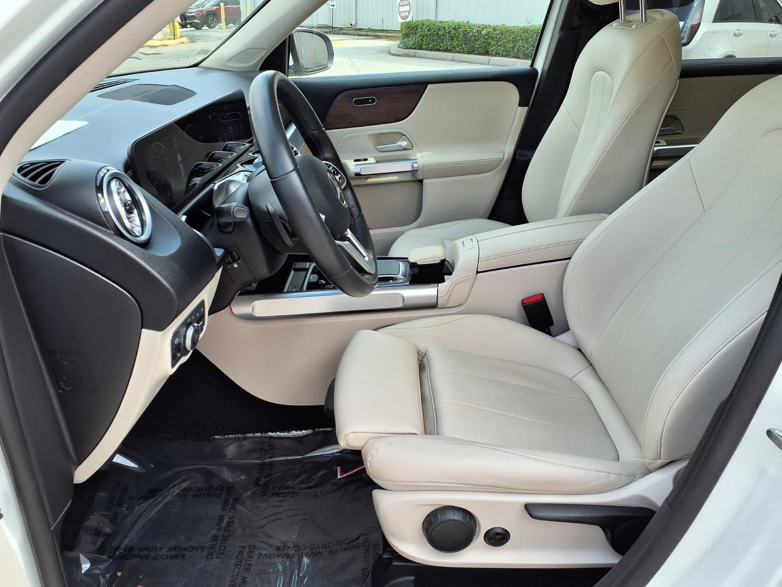 Used 2022 Mercedes-Benz GLB 250 4MATIC image 13