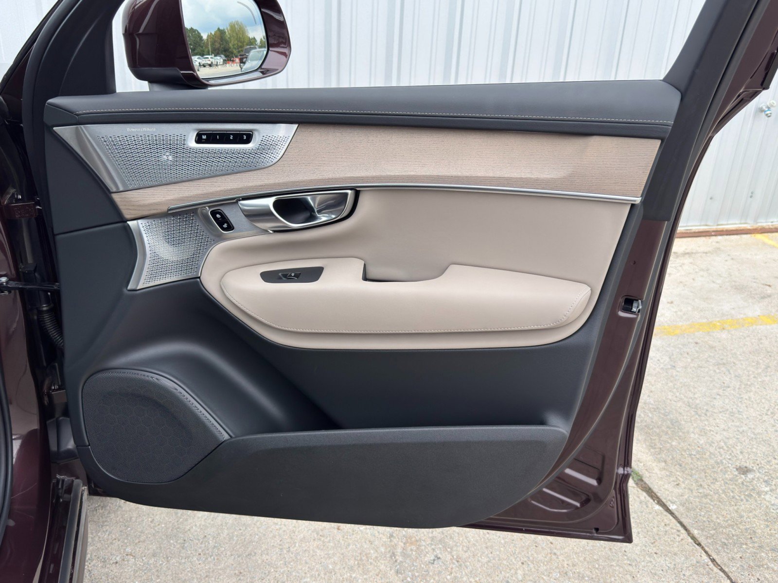 Used 2025 Volvo XC90 T8 Ultra image 49