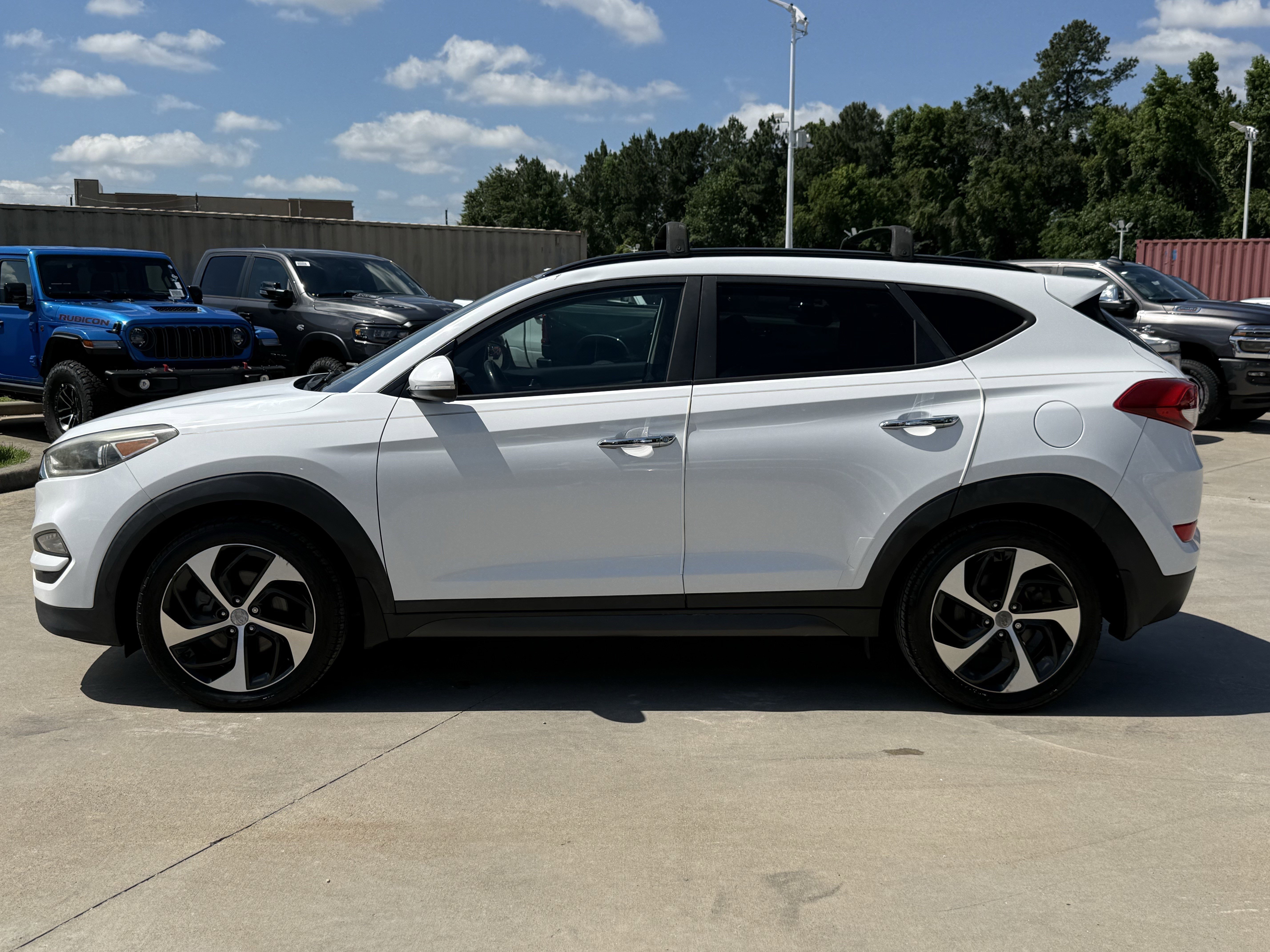 Used 2016 Hyundai Tucson Limited w/ Option Group 03 AWD/4WD image 8