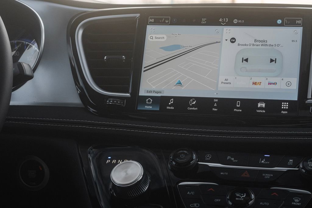 New 2026 Chrysler Pacifica Limited w/ S Appearance Package image 27