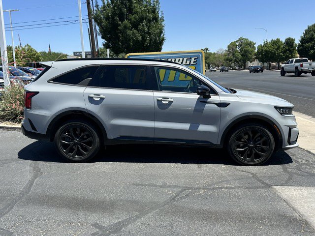 Used 2022 Kia Sorento SX FWD image 2