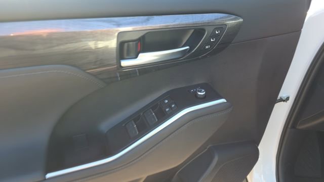 New 2026 Toyota Highlander Limited AWD/4WD image 11