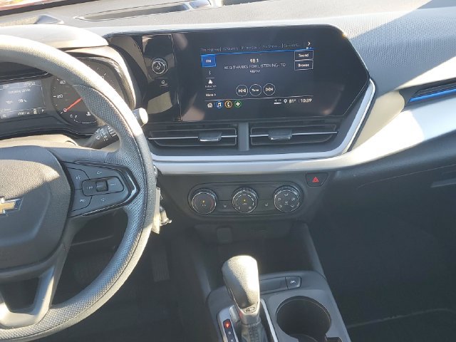 Certified 2025 Chevrolet Trax LS w/ LS Convenience Package FWD image 12