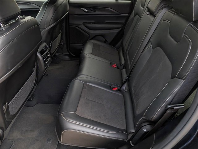 Used 2024 Jeep Grand Cherokee Altitude image 25