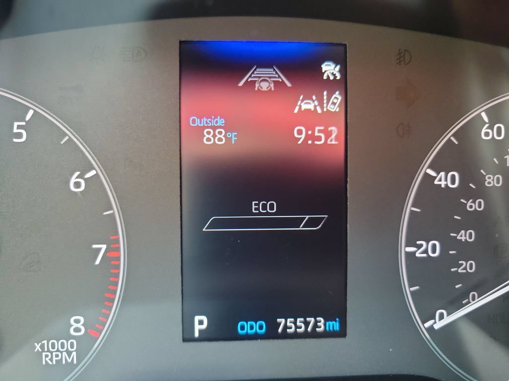 Used 2025 Toyota Corolla LE FWD image 21