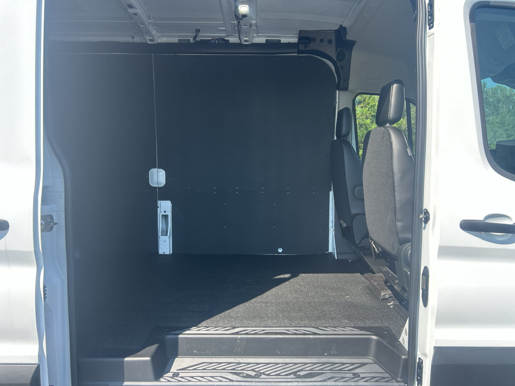 New 2026 Ford Transit 250 148 Medium Roof w/ Load Area Protection Package RWD image 11
