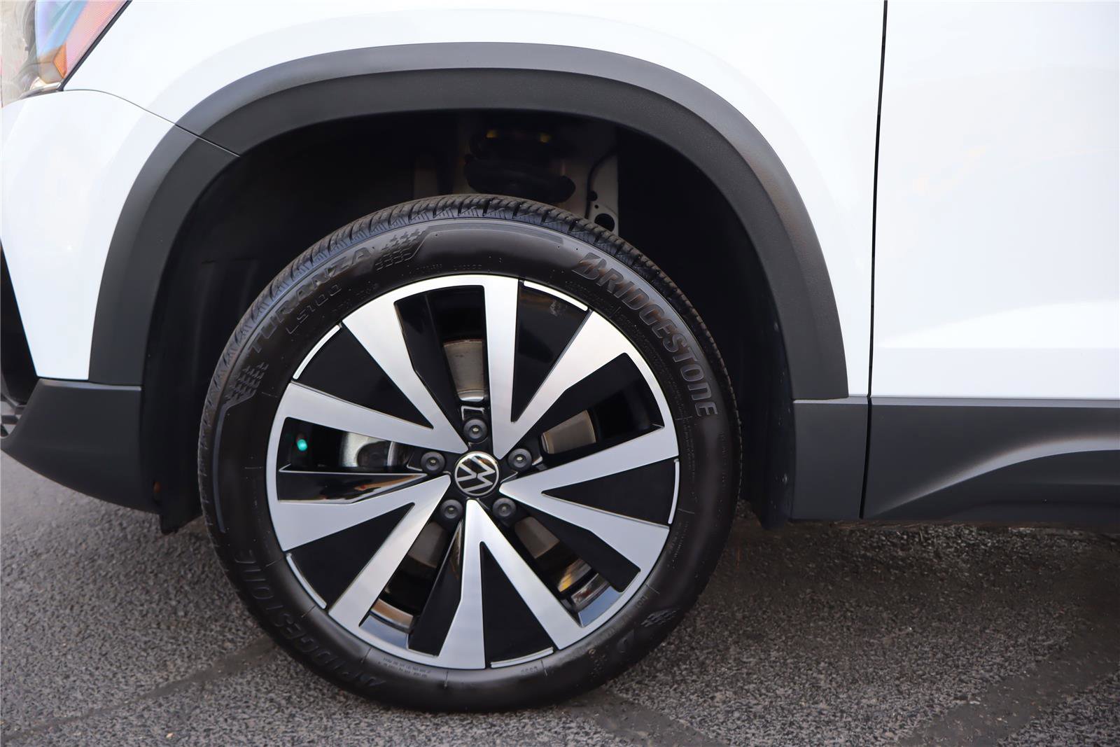 Certified 2022 Volkswagen Taos SE image 10